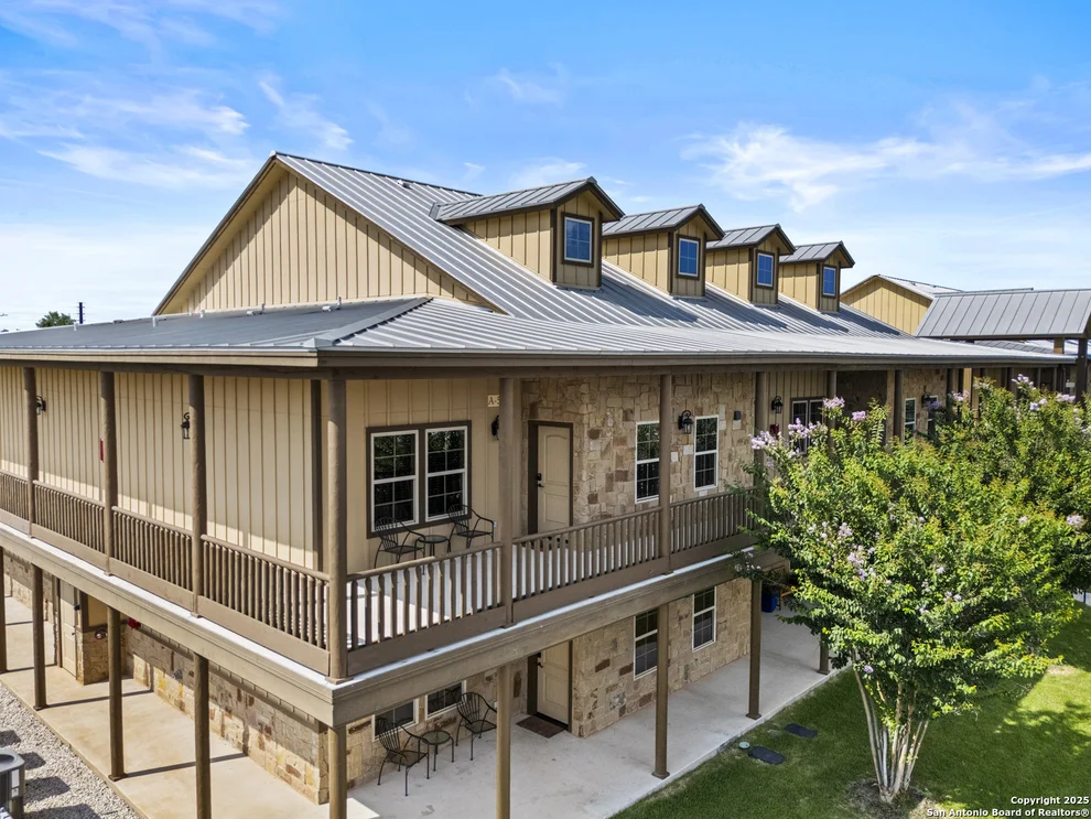 Unit for sale at 1554 Gruene Rd, New Braunfels, TX 78130