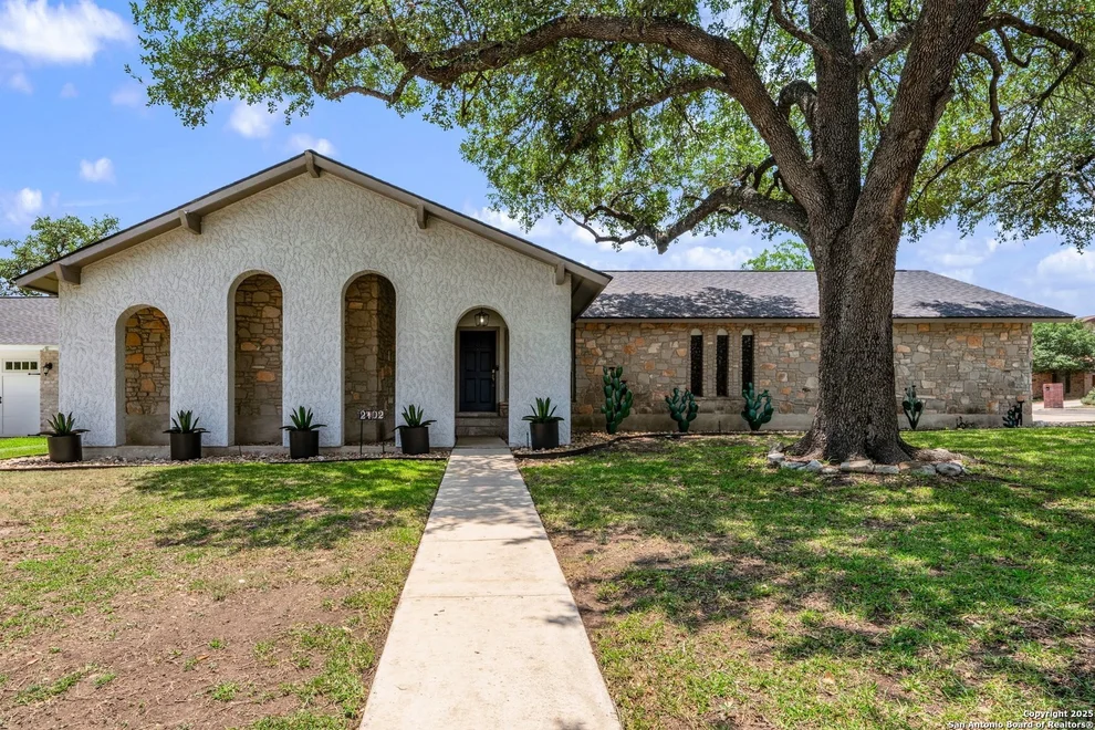 Unit for sale at 2102 Oak Wild St., San Antonio, TX 78232