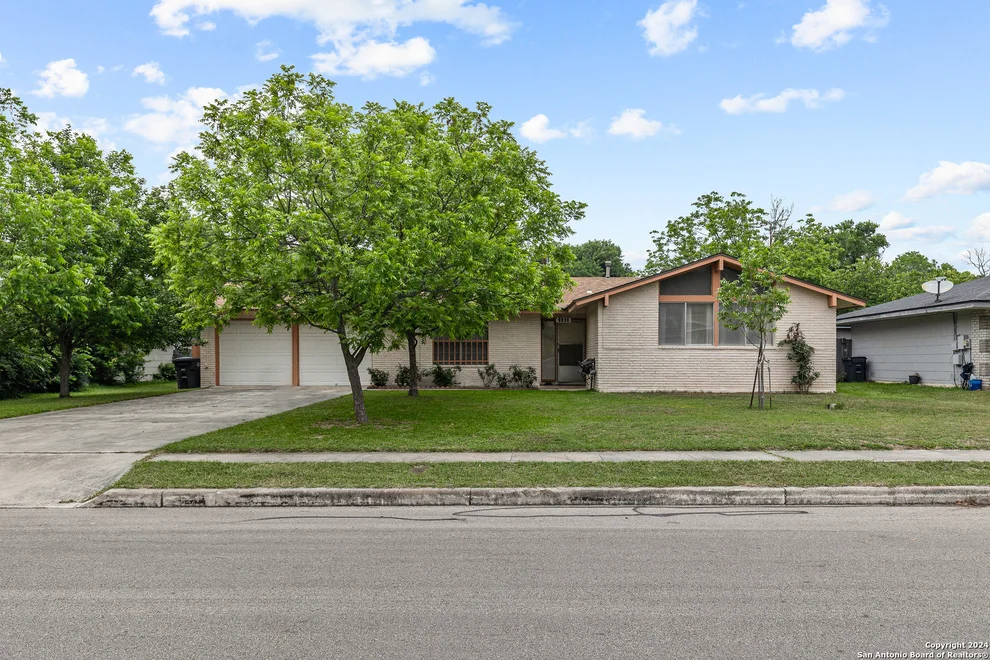 Unit for sale at 5211 round table, San Antonio, TX 78218