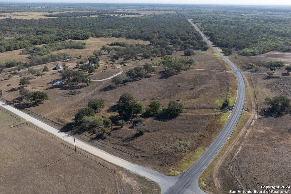 Unit for sale at 2991 Cr 442, Stockdale, TX 78160