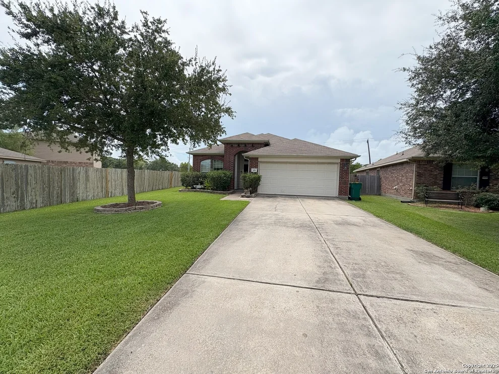 Unit for sale at 898 driftwood, La Marque, TX 77568