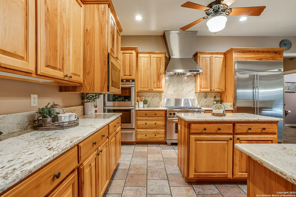 Unit for sale at 35 royal waters, San Antonio, TX 78248