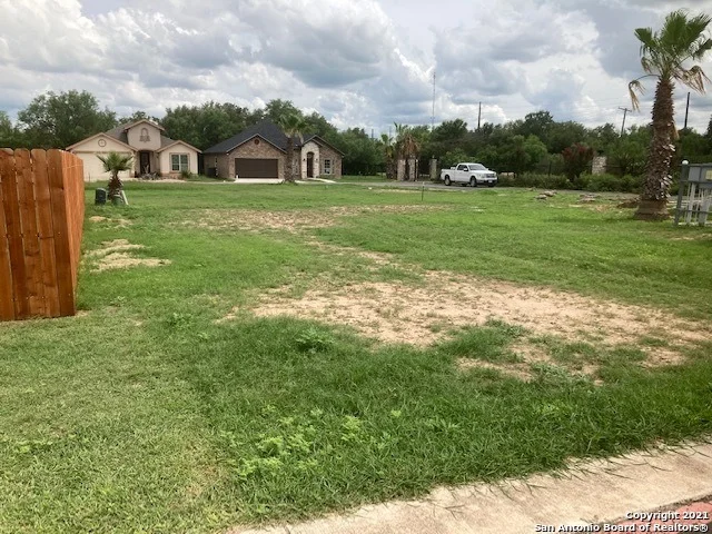 Unit for sale at 134 Sutton Place-Lot 29, Uvalde, TX 78801