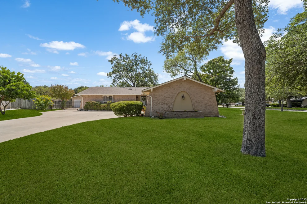 Unit for sale at 5830 Gomer Pyle, San Antonio, TX 78240