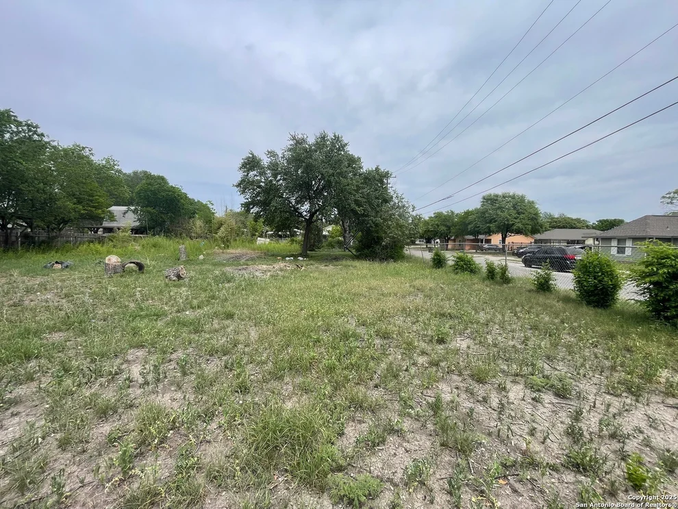 Unit for sale at 303 Randall Ave, San Antonio, TX 78237