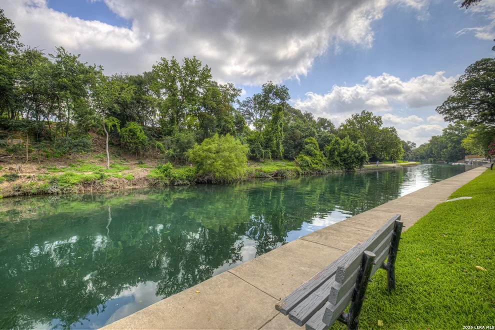Unit for sale at 500 N Market, New Braunfels, TX 78130
