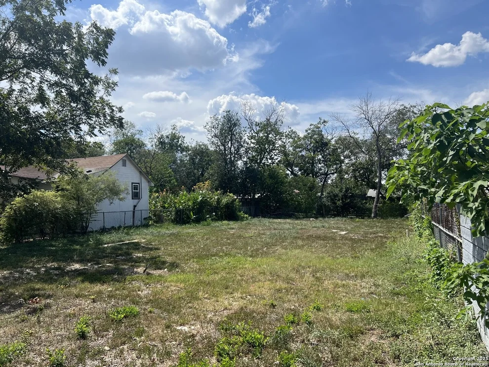 Unit for sale at 123 Juanita, San Antonio, TX 78237