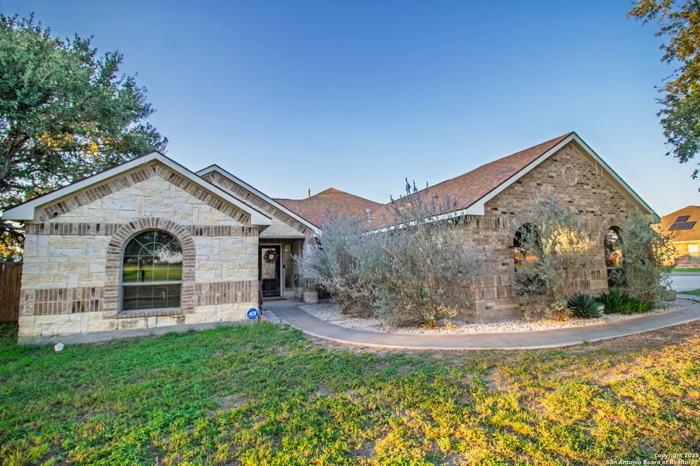 Unit for sale at 504 W Sullivan, Skidmore, TX 78389
