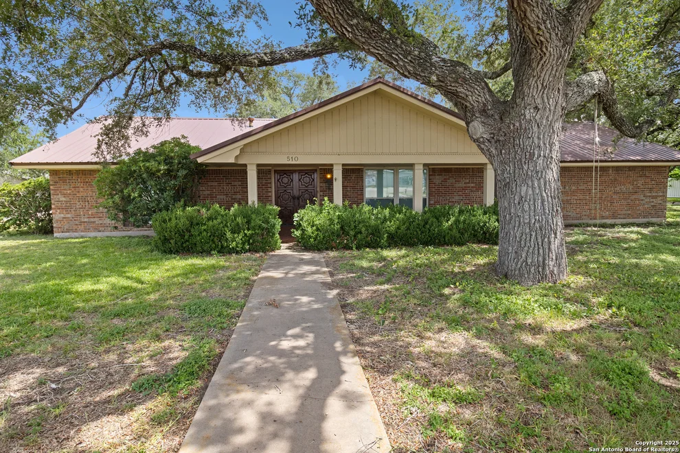 Unit for sale at 510 E INEZ ST, Beeville, TX 78102