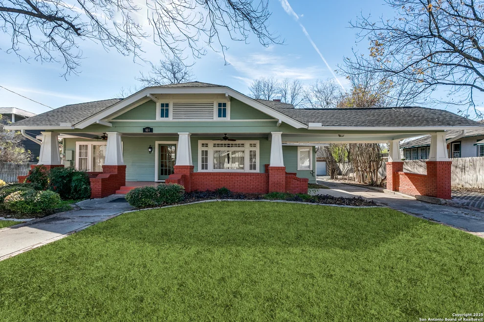 Unit for sale at 614 E PARK AVE, San Antonio, TX 78212