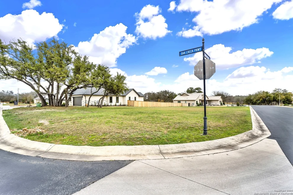 Unit for sale at 631 Oak Creek Pkwy, Seguin, TX 78155
