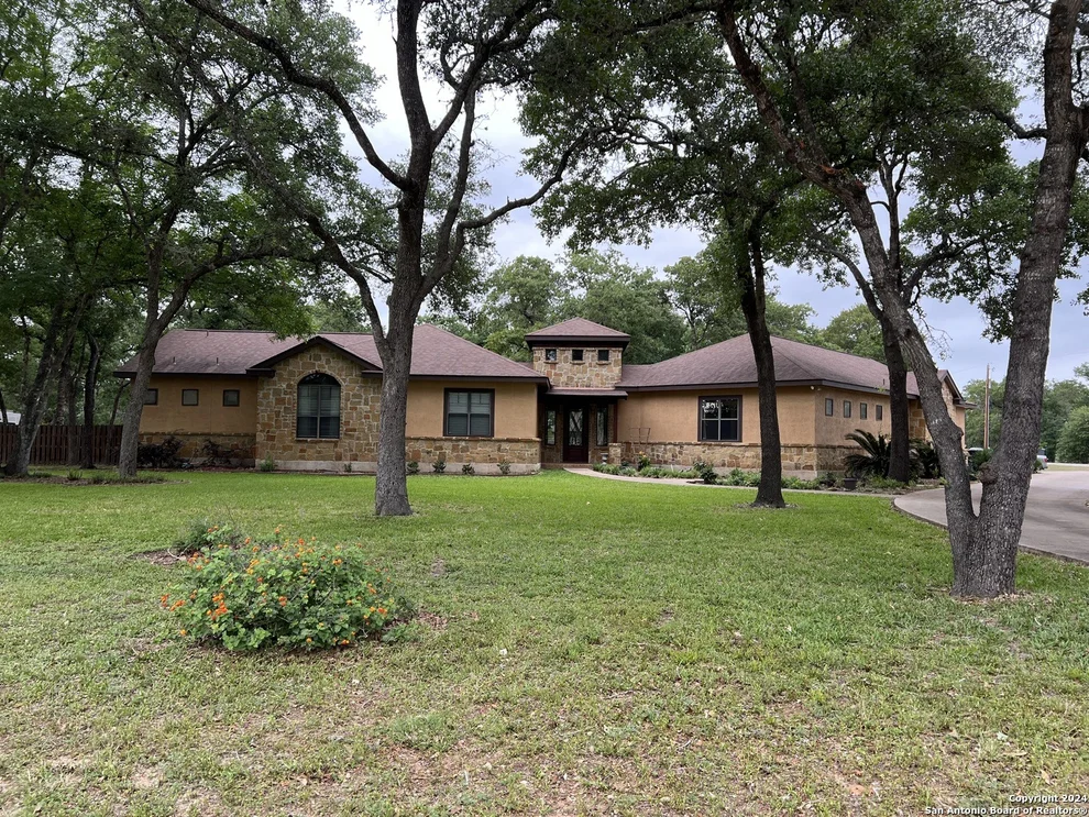 Unit for sale at 152 legacy ranch, La Vernia, TX 78121