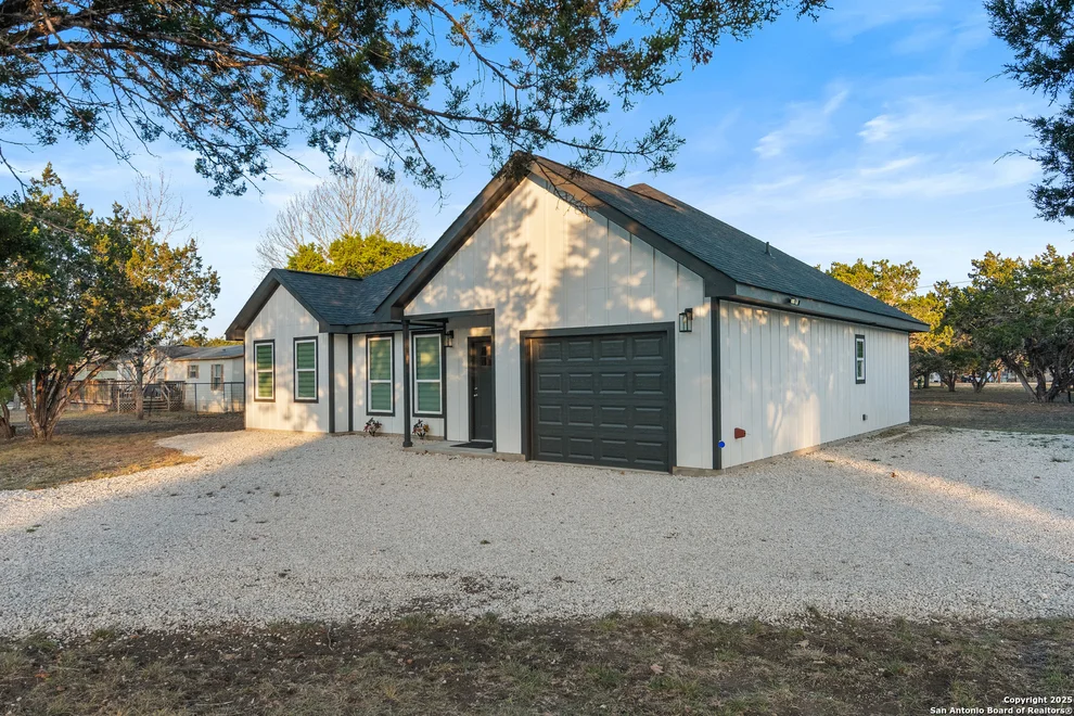 Unit for sale at 185 Jim Dalrymple, Leakey, TX 78873