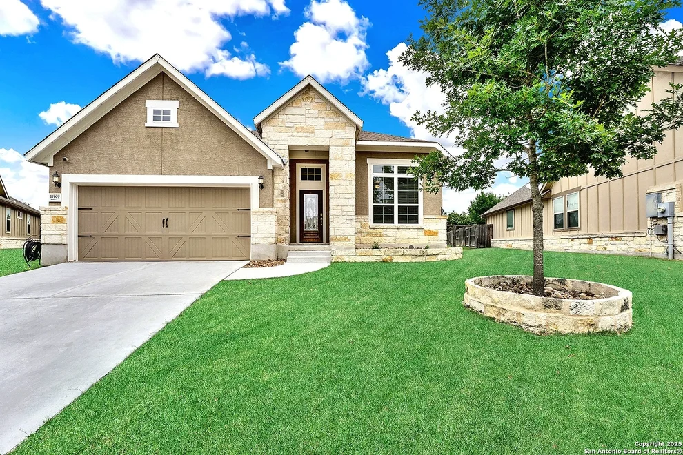 Unit for sale at 11909 Trail hollow, Schertz, TX 78154