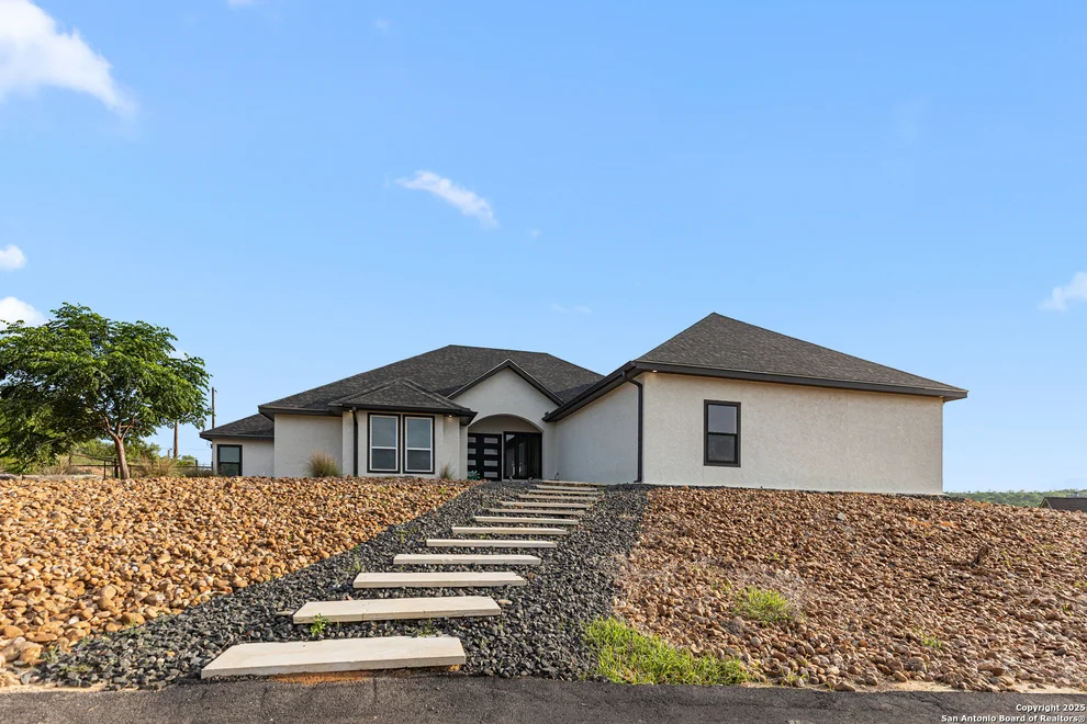 Unit for sale at 397 County Road 367, Hondo, TX 78861