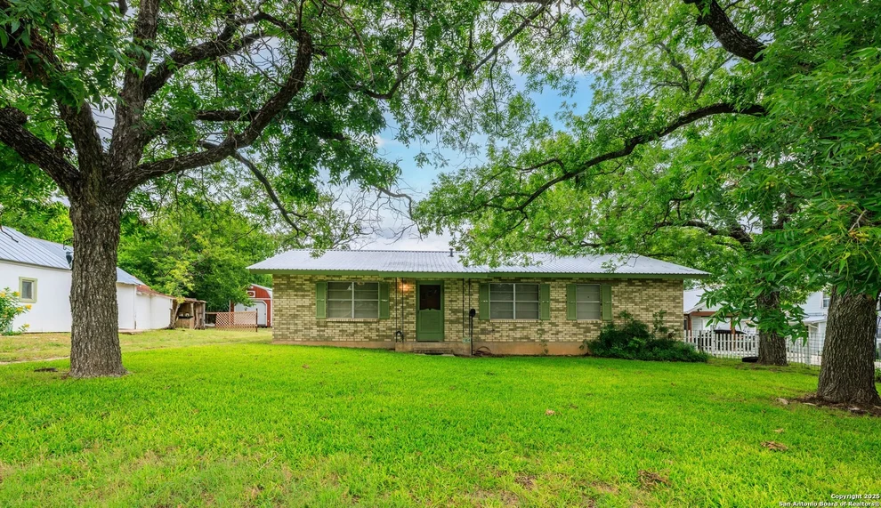 Unit for sale at 704 W San Antonio Street, Fredericksburg, TX 78624