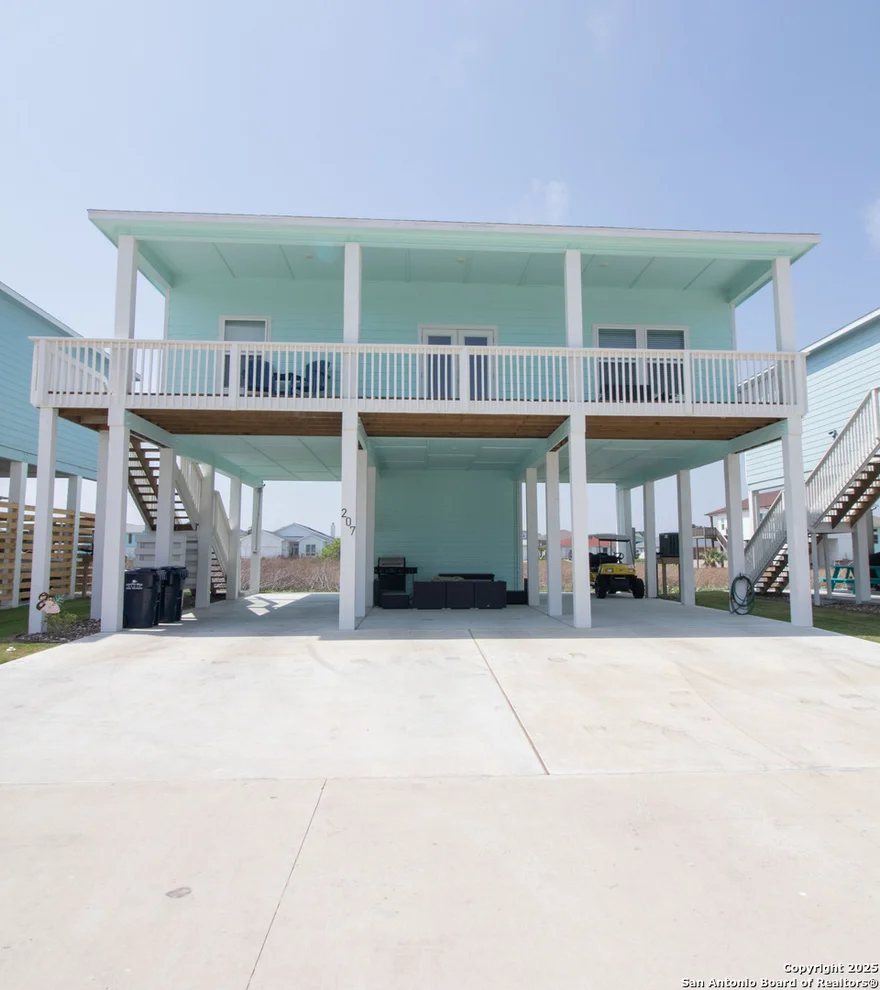 Unit for sale at 207 Paradise Dr, Rockport, TX 78382