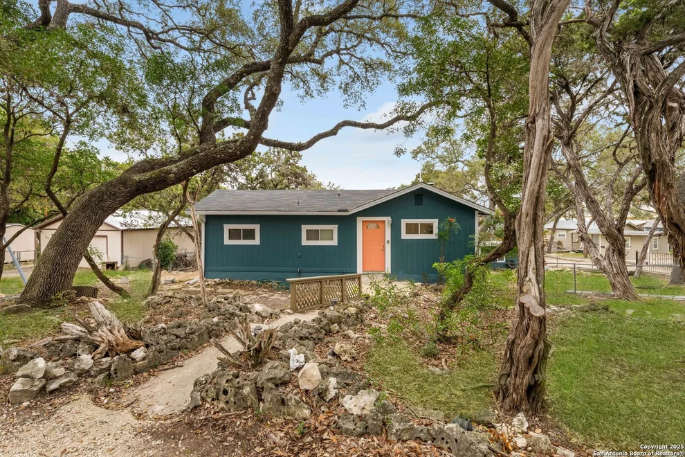Unit for sale at 143 Park Dr, Pipe Creek, TX 78063