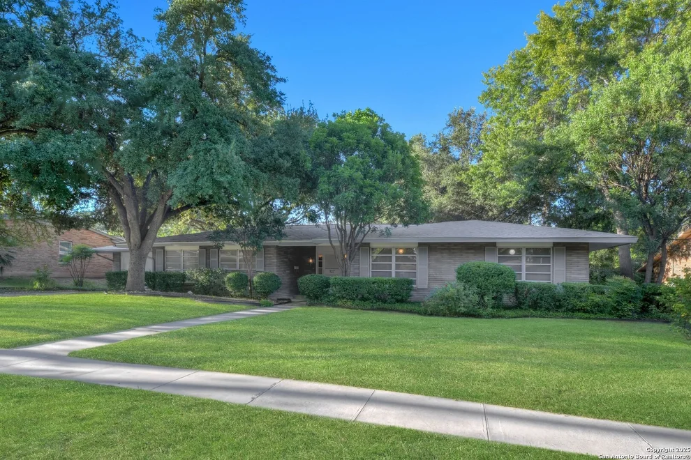 Unit for sale at 127 Meadowood Lane, San Antonio, TX 78216