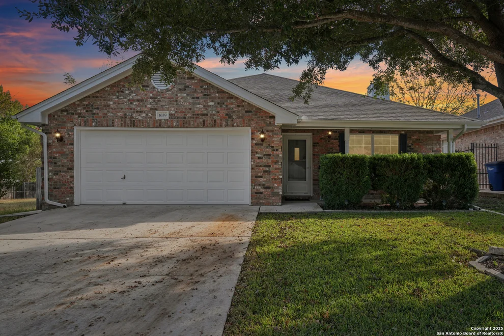 Unit for sale at 1659 Lantana, New Braunfels, TX 78130
