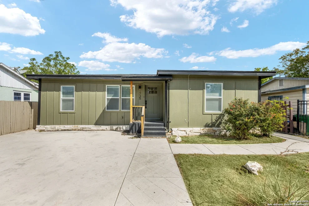 Unit for sale at 1735 Hermine, San Antonio, TX 78201