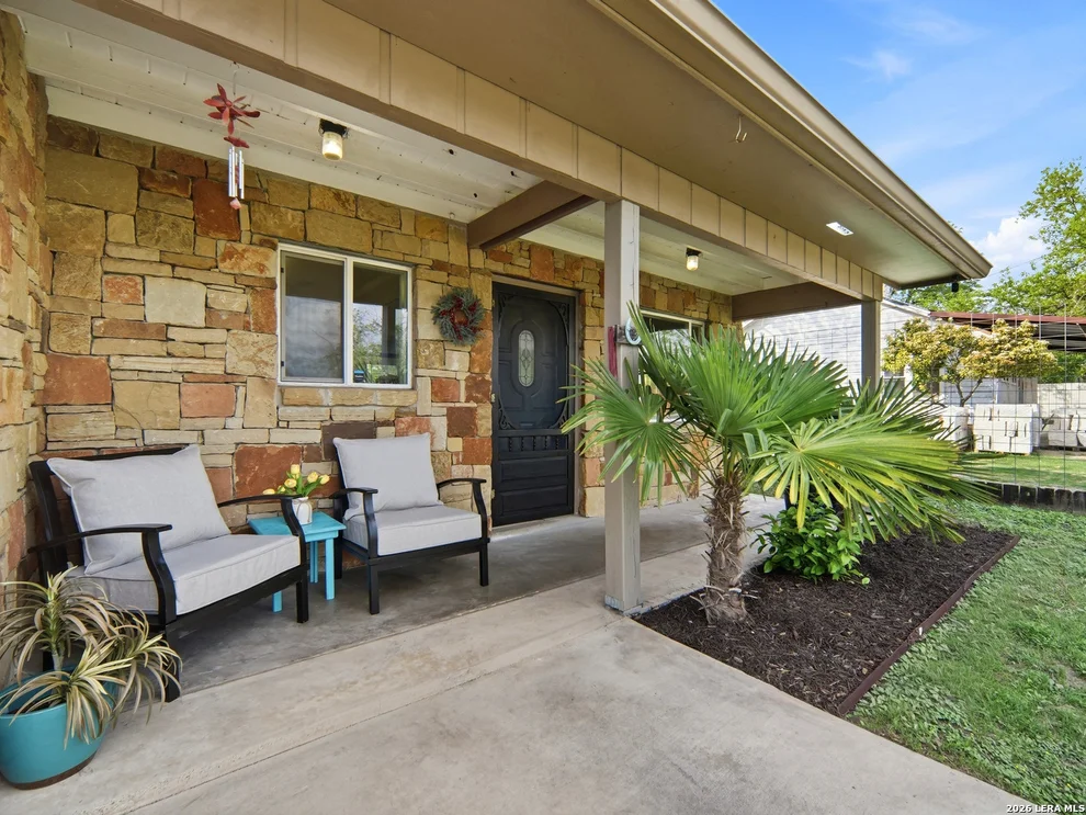 Unit for sale at 158 Travis St, Kerrville, TX 78028
