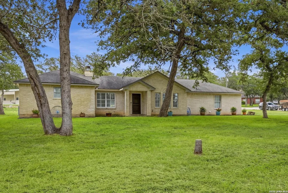 Unit for sale at 400 QUAIL RDG, La Vernia, TX 78121