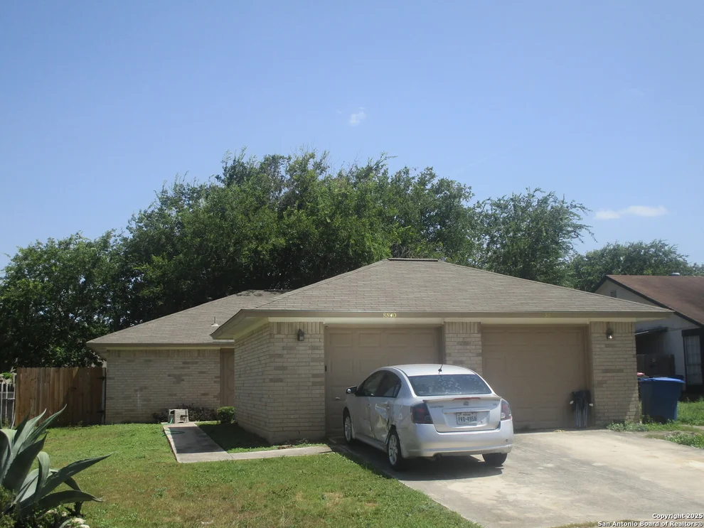 Unit for sale at 8842 Meadow Trace, San Antonio, TX 78250