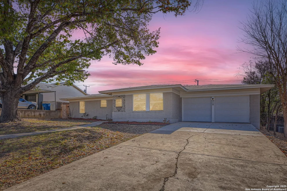 Unit for sale at 318 REDCLIFF DR, San Antonio, TX 78216