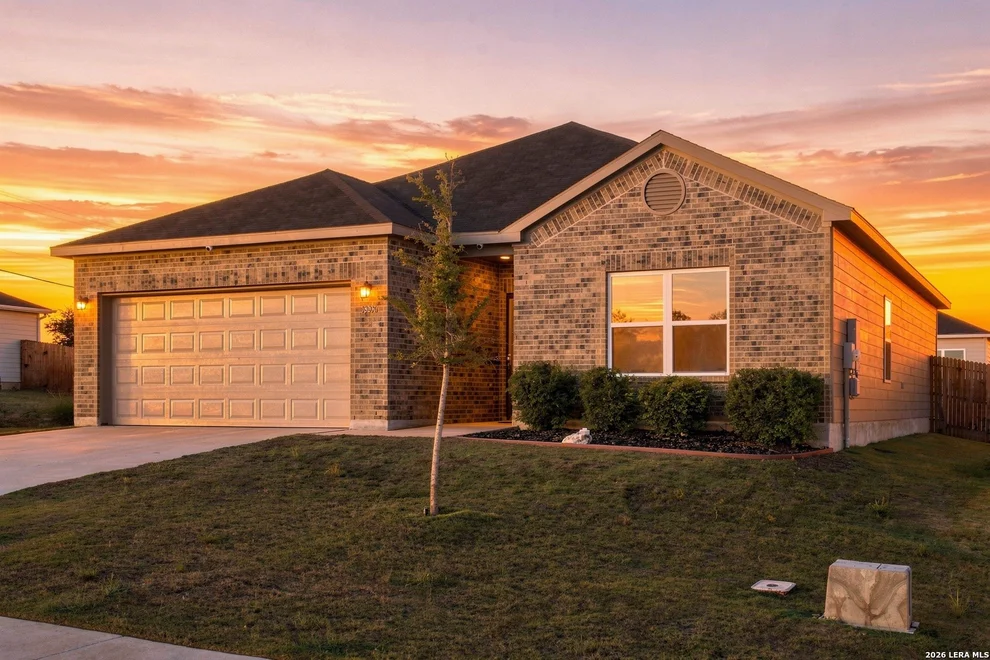 Unit for sale at 19916 Doc Holiday Dr, Lytle, TX 78052