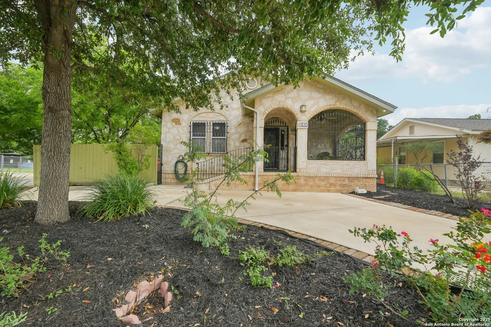 Unit for sale at 1923 W Pyron Ave., San Antonio, TX 78211