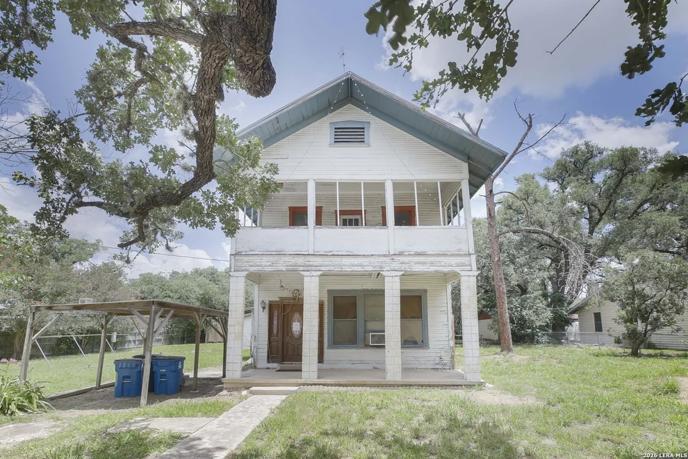 Unit for sale at 623 San Antonio Street, Pleasanton, TX 78064