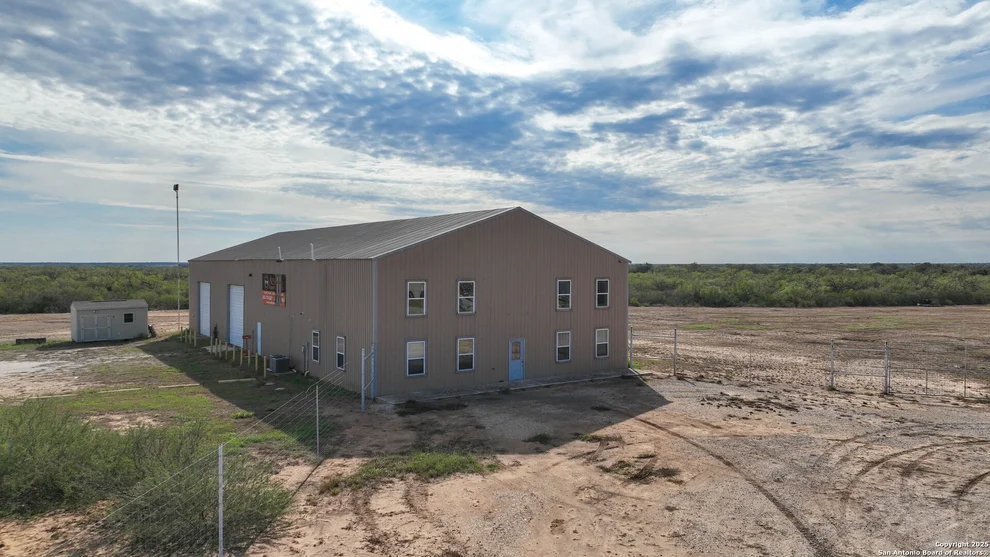 Unit for sale at 193 Welco Ln, Jourdanton, TX 78026