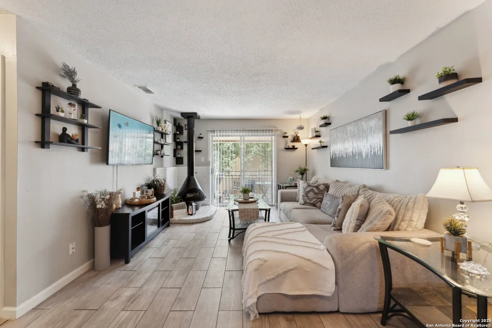 Unit for sale at 923 Vance Jackson, San Antonio, TX 78201