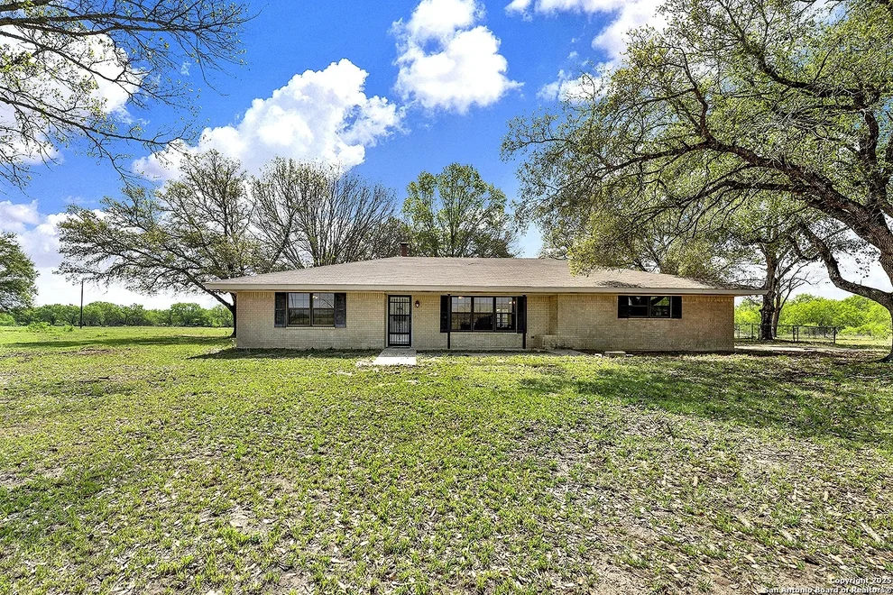 Unit for sale at 1212 County Road 337, La Vernia, TX 78121