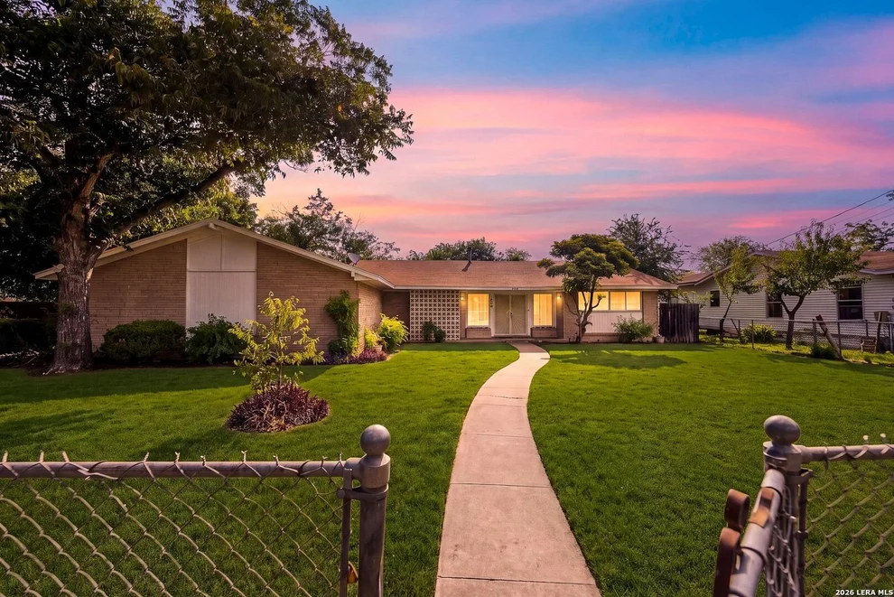 Unit for sale at 410 Bonair Dr, San Antonio, TX 78222