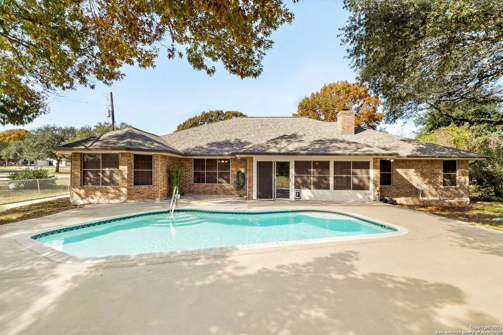 Unit for sale at 313 Ridge Crest, Seguin, TX 78155