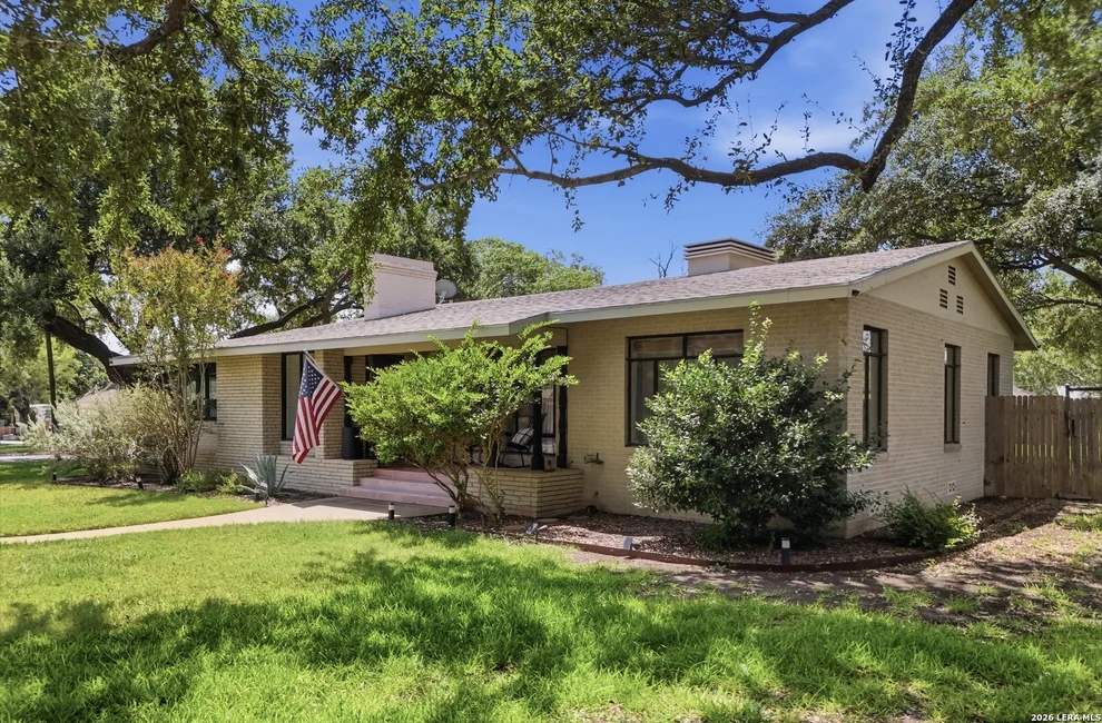 Unit for sale at 1105 N Park, Uvalde, TX 78801
