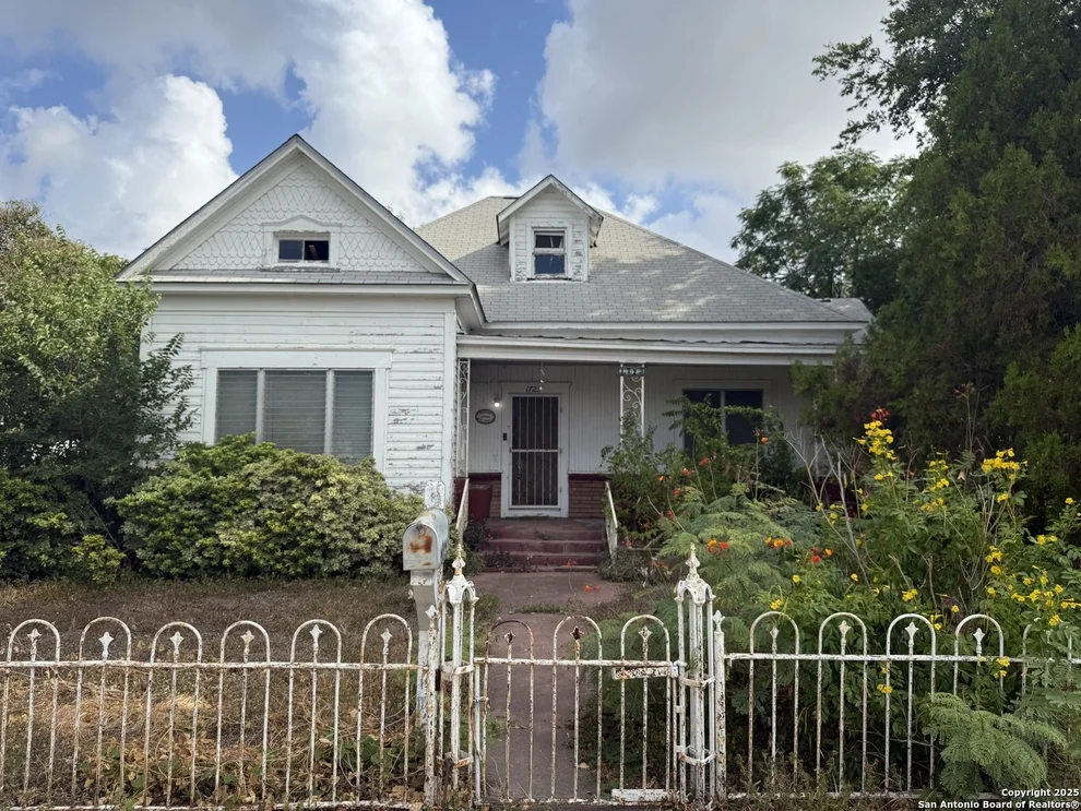 Unit for sale at 1723 cesar e chavez, San Antonio, TX 78207
