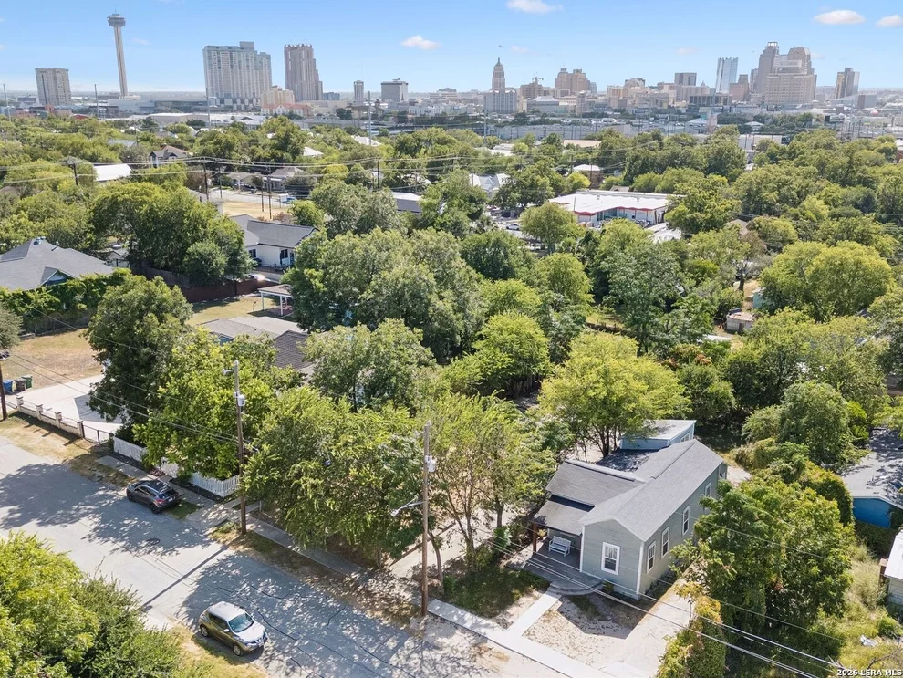 Unit for sale at 1121 N Olive Street, San Antonio, TX 78202