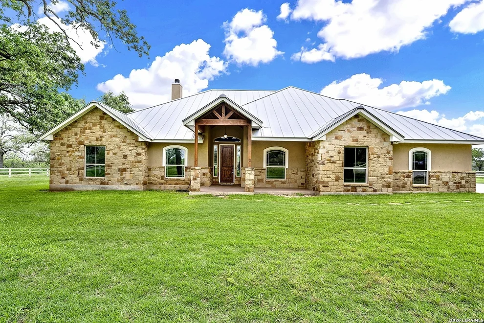 Unit for sale at 1224 Fm 3432, La Vernia, TX 78101