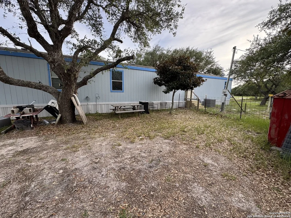 Unit for sale at 1001 Merinel Ln, Rockport, TX 78382