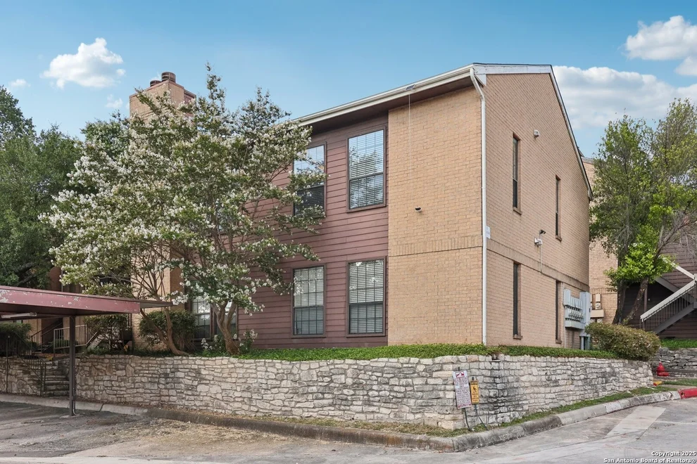 Unit for sale at 8655 Datapoint, San Antonio, TX 78229