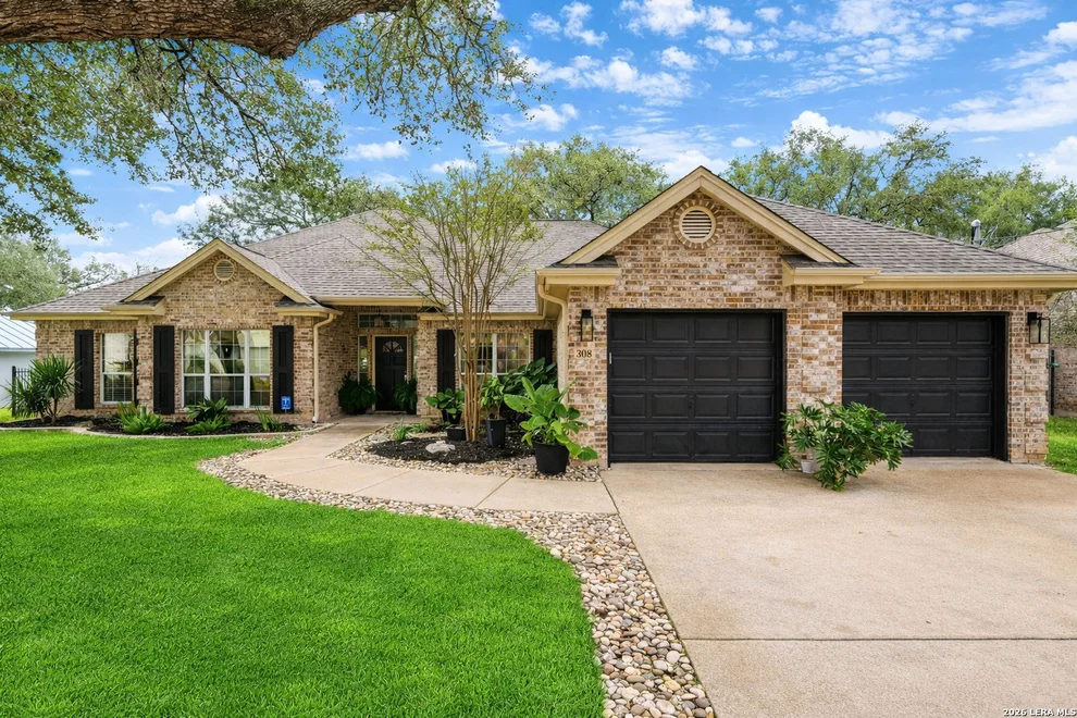 Unit for sale at 308 Elmwood Dr, New Braunfels, TX 78130