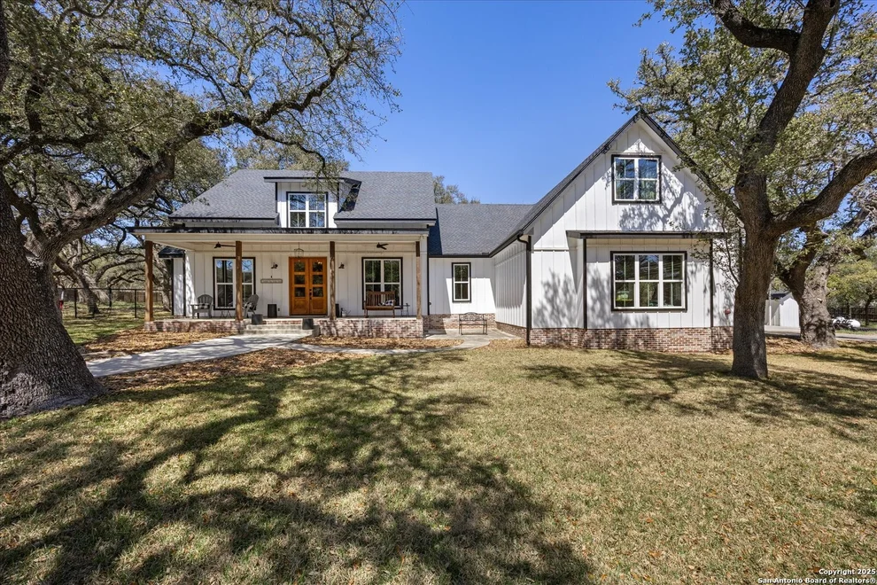 Unit for sale at 114 N Someday, Boerne, TX 78006