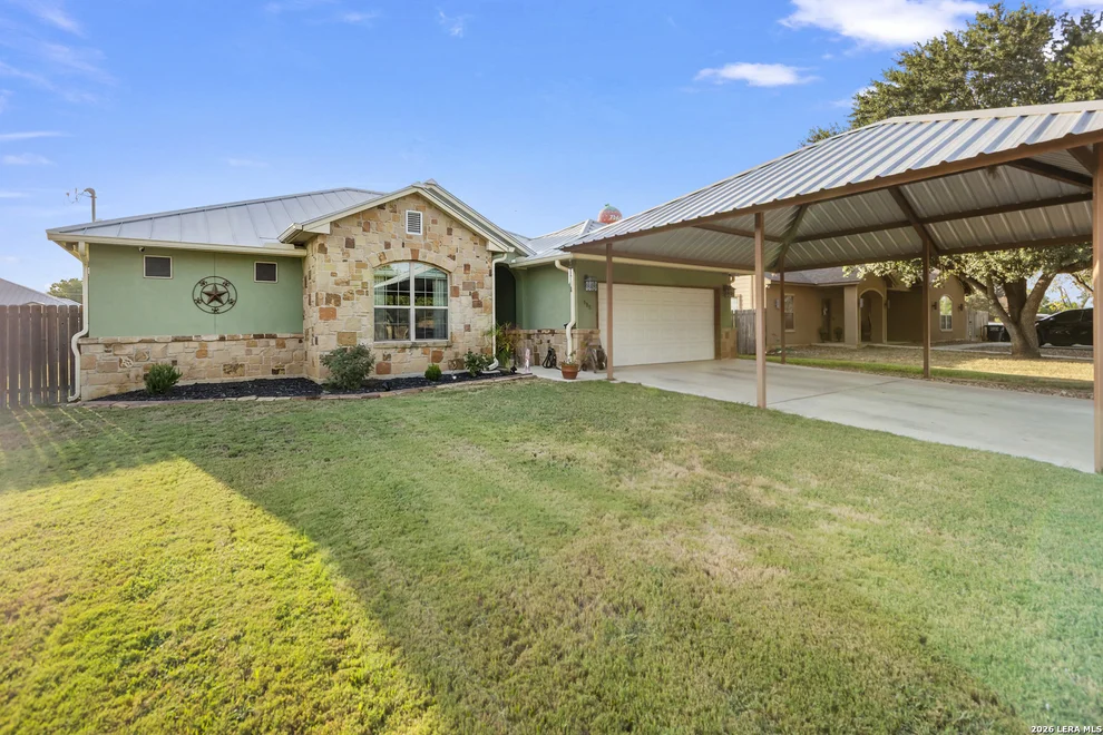 Unit for sale at 985 Boyd, Poteet, TX 78065