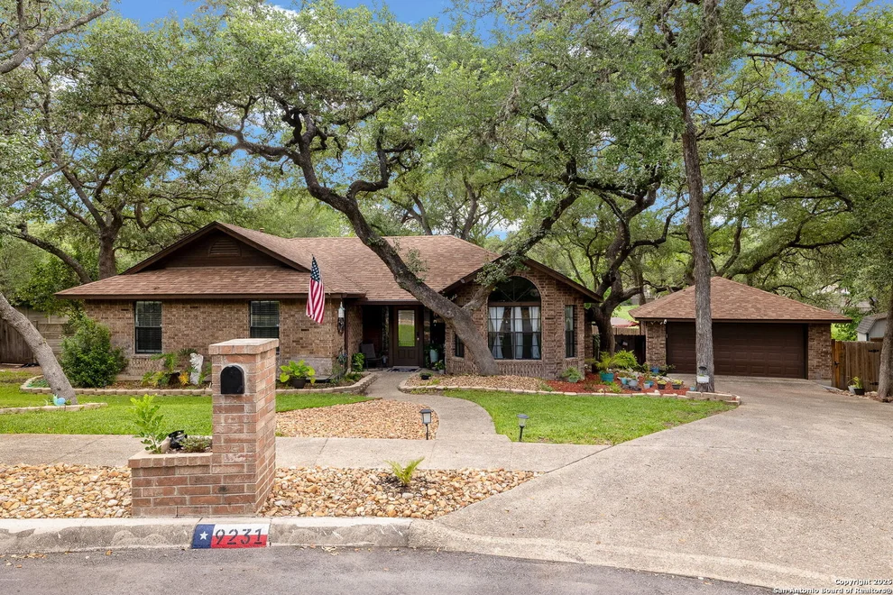 Unit for sale at 9231 Saint Ives, San Antonio, TX 78254