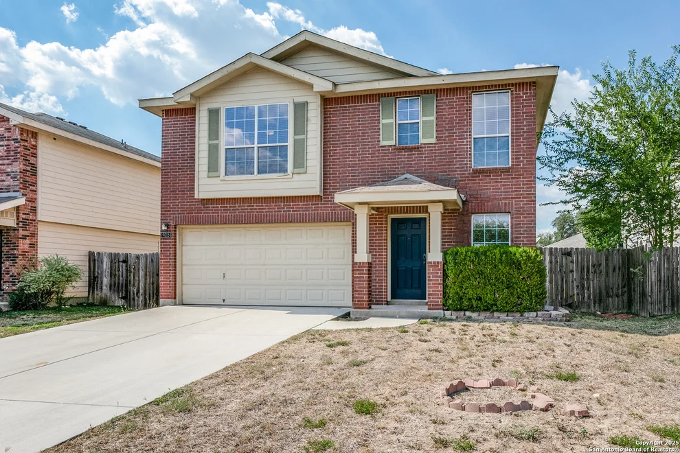 Unit for sale at 9015 Walnut Spgs, Universal City, TX 78148