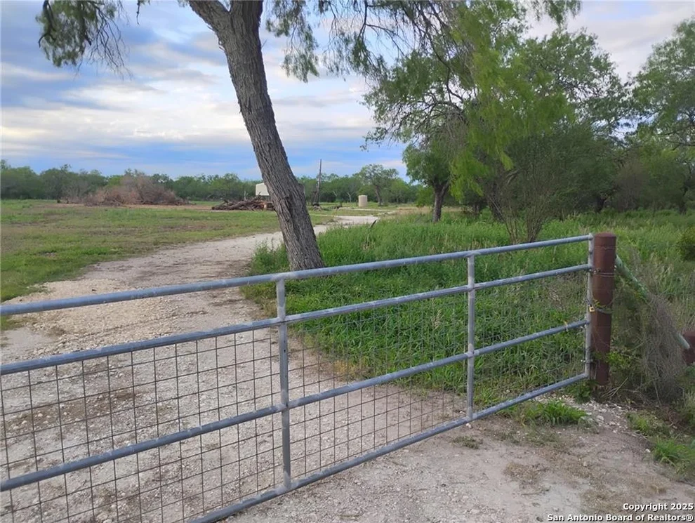 Unit for sale at 111 Deer Run Cir, George West, TX 78022