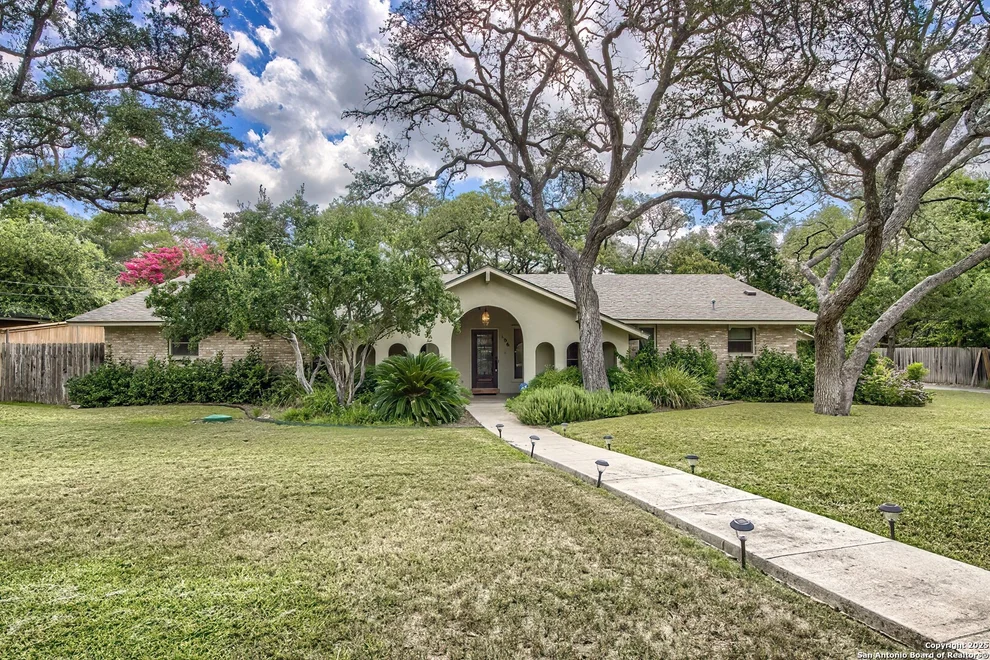 Unit for sale at 106 Avenida Del Sol, Hollywood Park, TX 78232